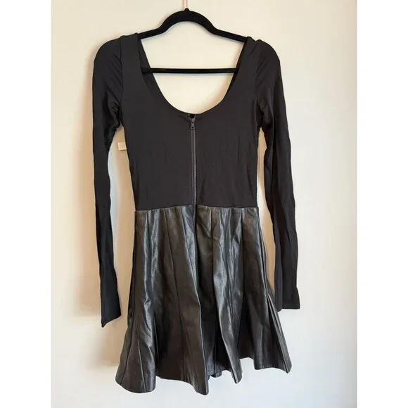 Alice + Olivia Chara Long Sleeve Minidress Faux Leather Black Size 2 $395 [jb] - Picture 8 of 10